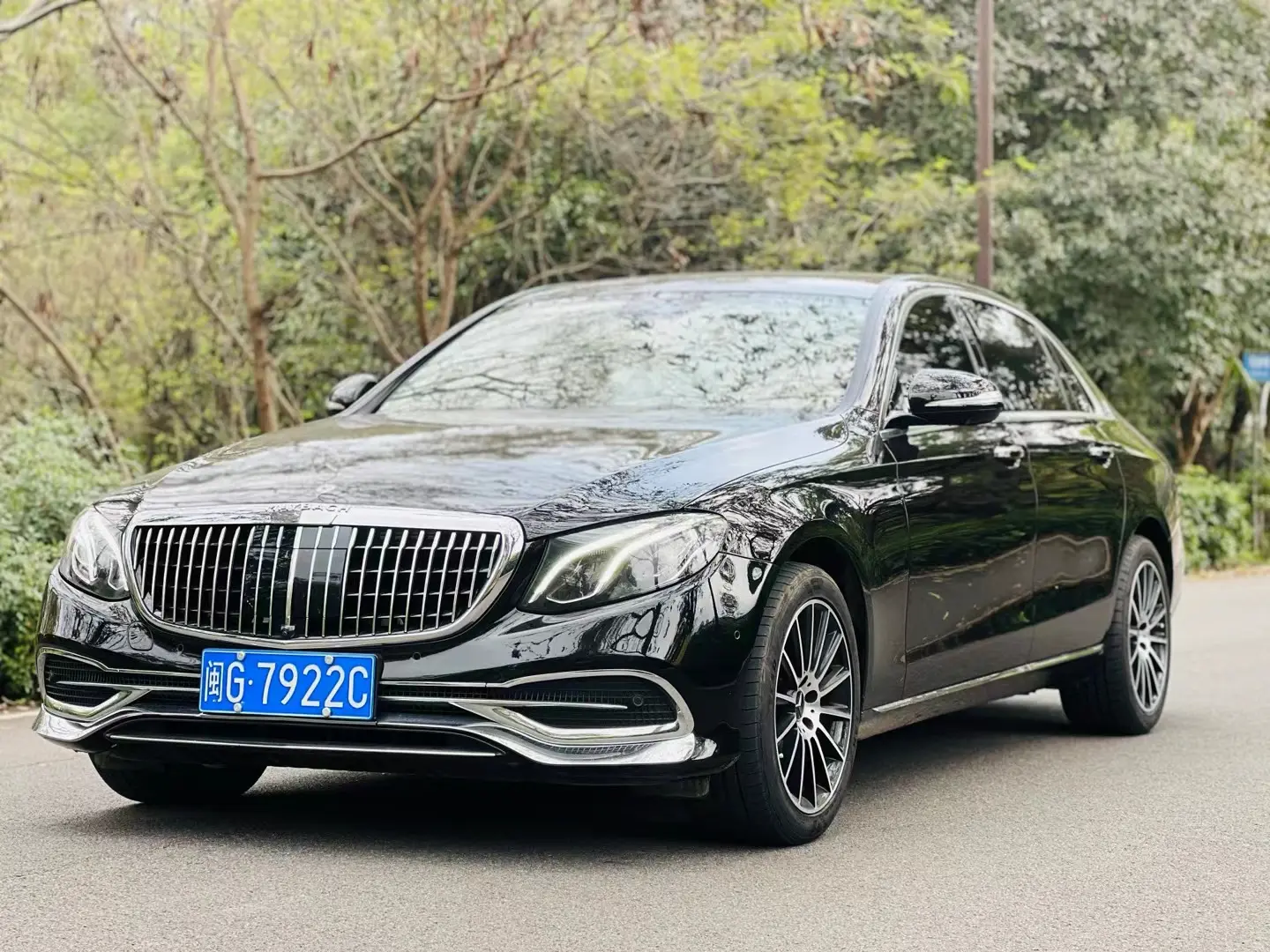 2017 款奔驰 E300L 豪华型二手车，11 万公里，22.98 万